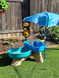 Step2 Spill & Splash Seaway Water Table with Umbrella