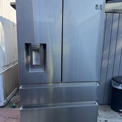 Samsung Model RF23M8070SR 