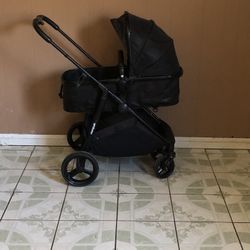 LIKE NEW MOMPUSH STROLLER AND BASSINET 2 IN 1