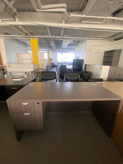 Desk 30”x60” with drawers