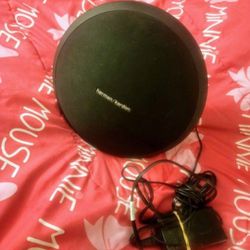 Harman Kardon Onyx Studio Wireless Bluetooth 
32st & Greenway Cash 