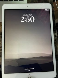 iPad 7th Generation + MacBook Air 2015