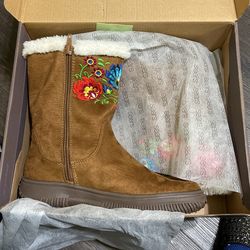 Boots Size 6 Brand New Never Worn Regular Price 49.99