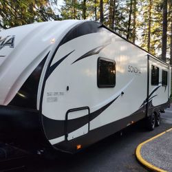 2018 Sonoma By FOREST RIVER  GREAT  CONDITION