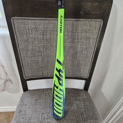 Easton Typhoon

Baseball Bat 27in