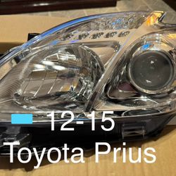 12-15 Toyota Prius Headlight New 