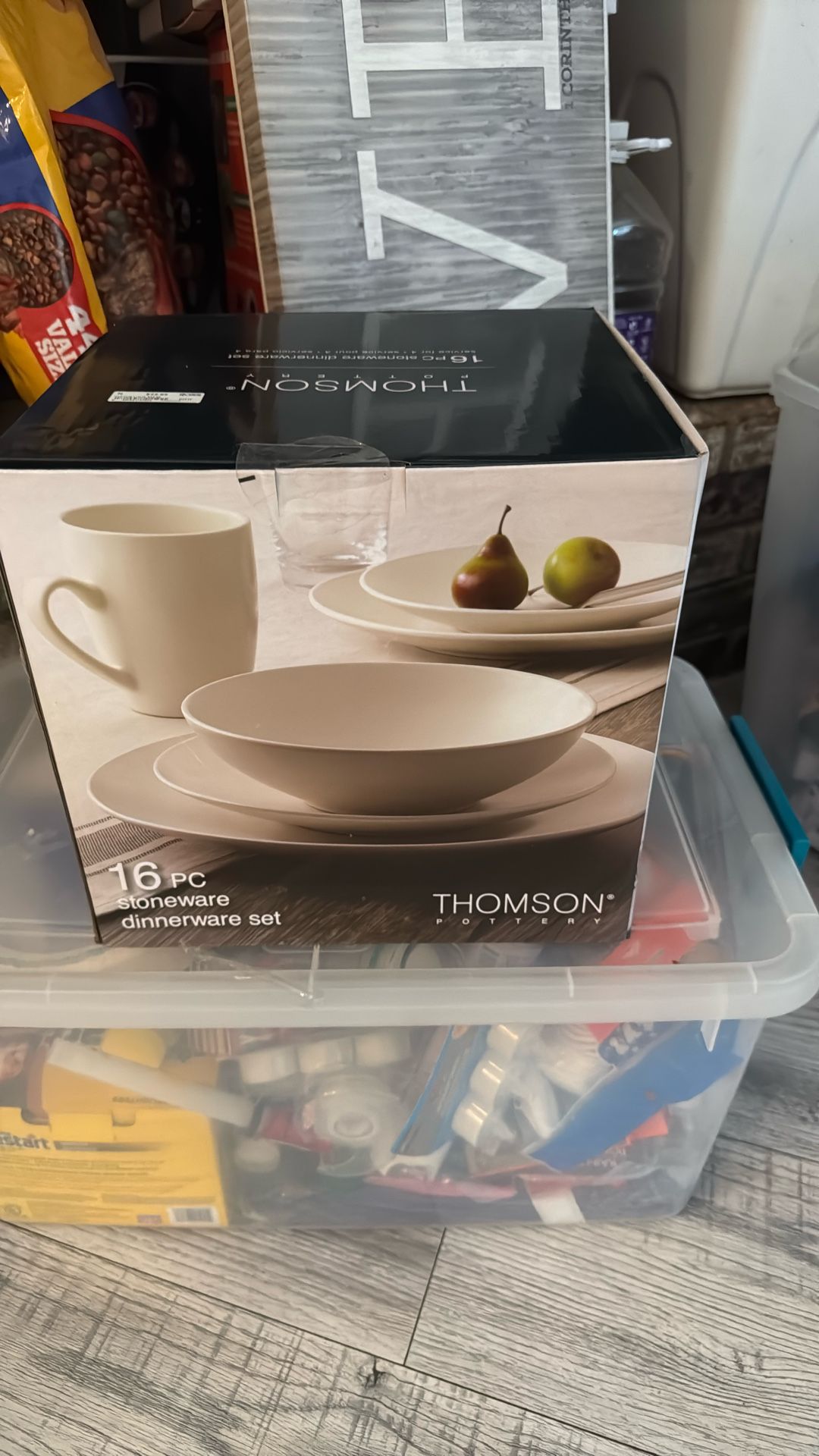 Dinnerware Set
