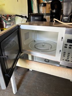 Stainless Steel Countertop Microwave with Turntable