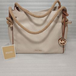 Michael Kors Designer Purse Shoulder Bag. Authentic. New With Tags. Beige. Beautiful Women's Handbag