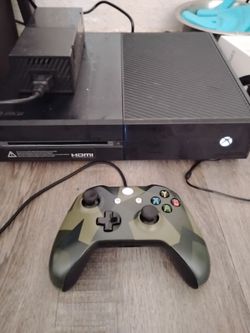 Xbox One Console with Camo Controller