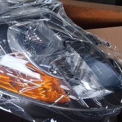 Front Headlight Drivers Side / 2009 Nissan Altima