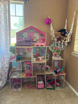 Barbie doll house