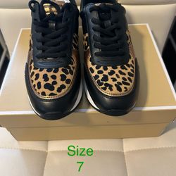 MICHAEL KORS SHOES FOR WOMENS $60 New