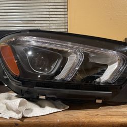Mercedes Benz GLE Headlight (Right Side) 2023 OEM
