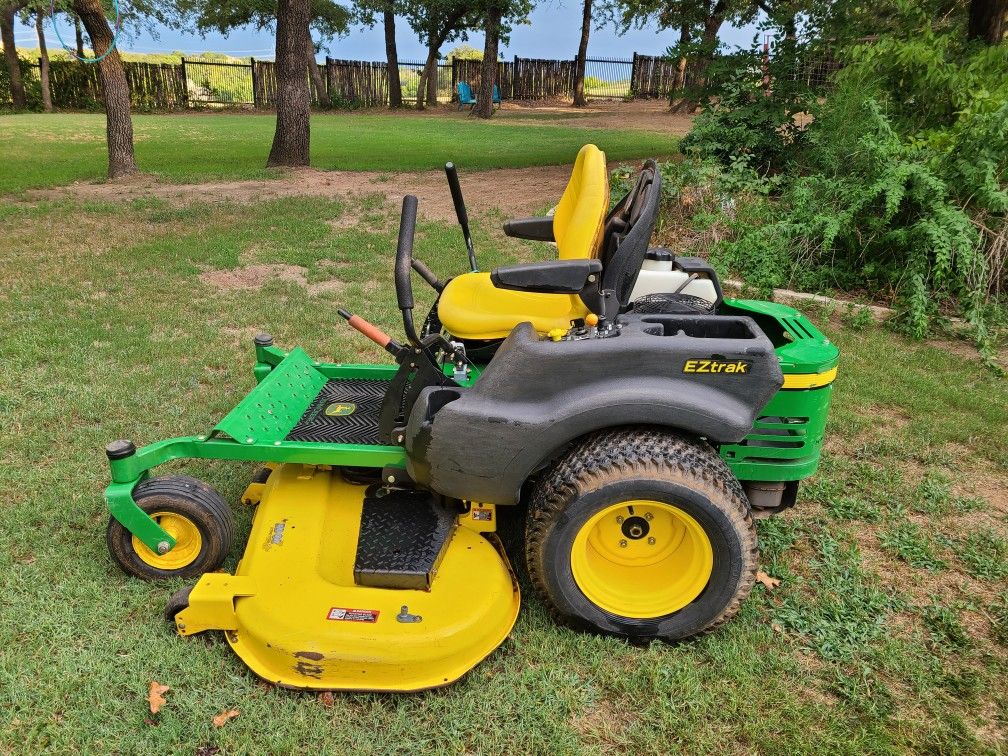 John Deere Zero Turn Z465 Mower