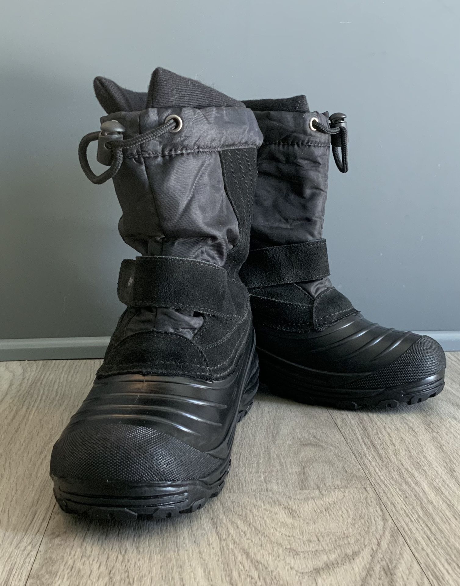 Alpine Design Boy’s Snowcrusher Winter Boots - Black - Size (5) 