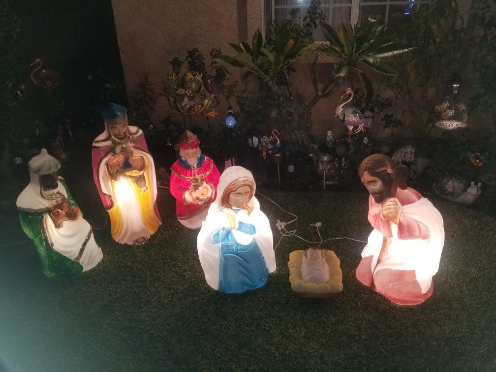 Empire Christmas Nativity Set, 3 Piece Blow Mold Set, Yard Decoration Display, Virgin Mary St. Joseph & Baby Jesus Blow Mold, Good Working Condition. 