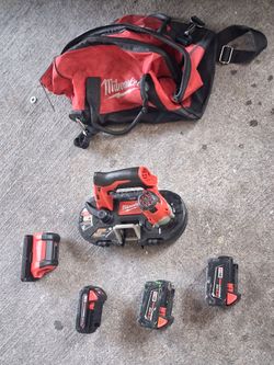 Milwaukee M18 Cordless Band Saw Kit
