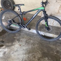 mountain bike 