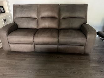 (2) couches 4 recliners