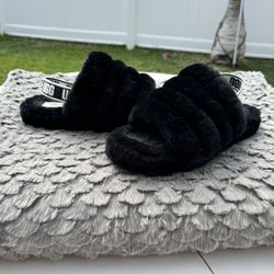 UGG fluffy Yeah Slippers 