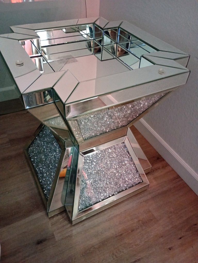 Round Hourglass Pedestal Table