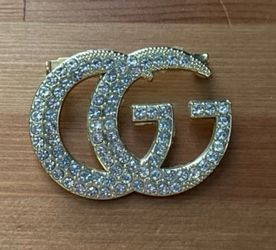 Crystal pin brooch