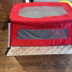 The Phil & Teds Traveller in Red 