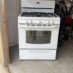Frigidaire Stove