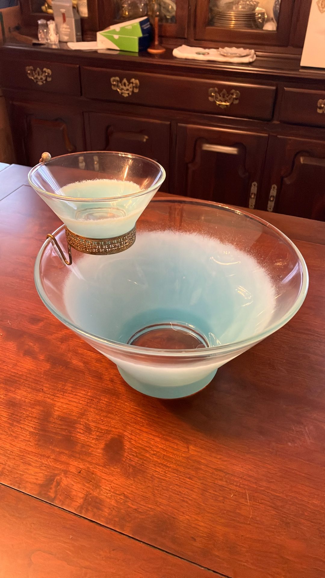 Blendo Collectible Vintage Glass Chip & Dip Set