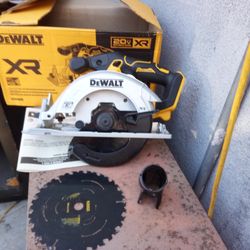 DeWalt cordless brushless 20v XR Saw