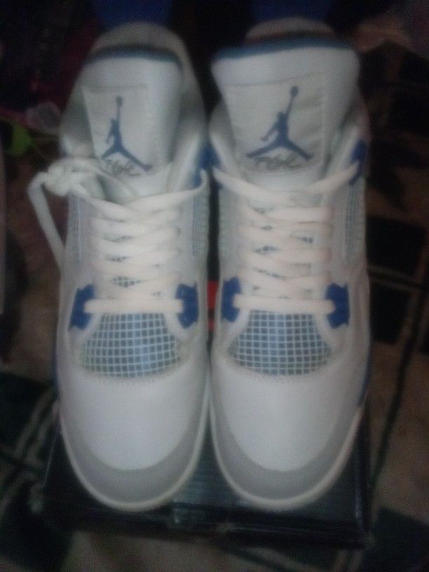 Jordan 4 Miilitary Blue Size 11 
