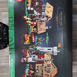 Lego Medieval Town Square Discontinued New In Box