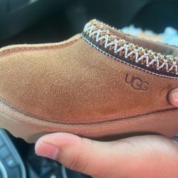 pair ugg slips baby size. 7 