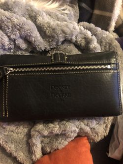 Dooney & Bourke wallet