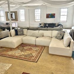 Modular sectional couch