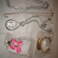 5 Piece lot of Sara Cov Jewelry