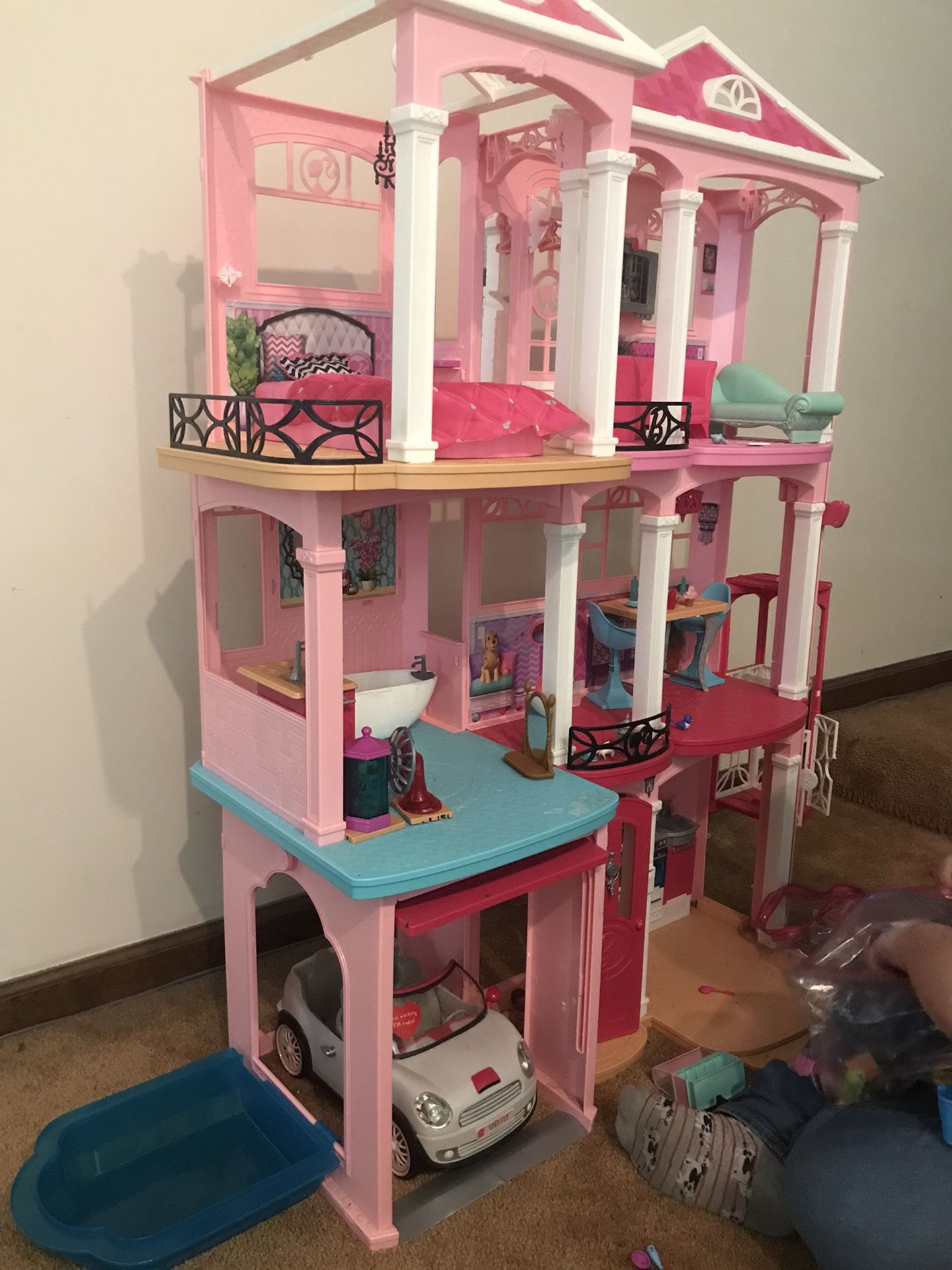 Barbie Dream  House 