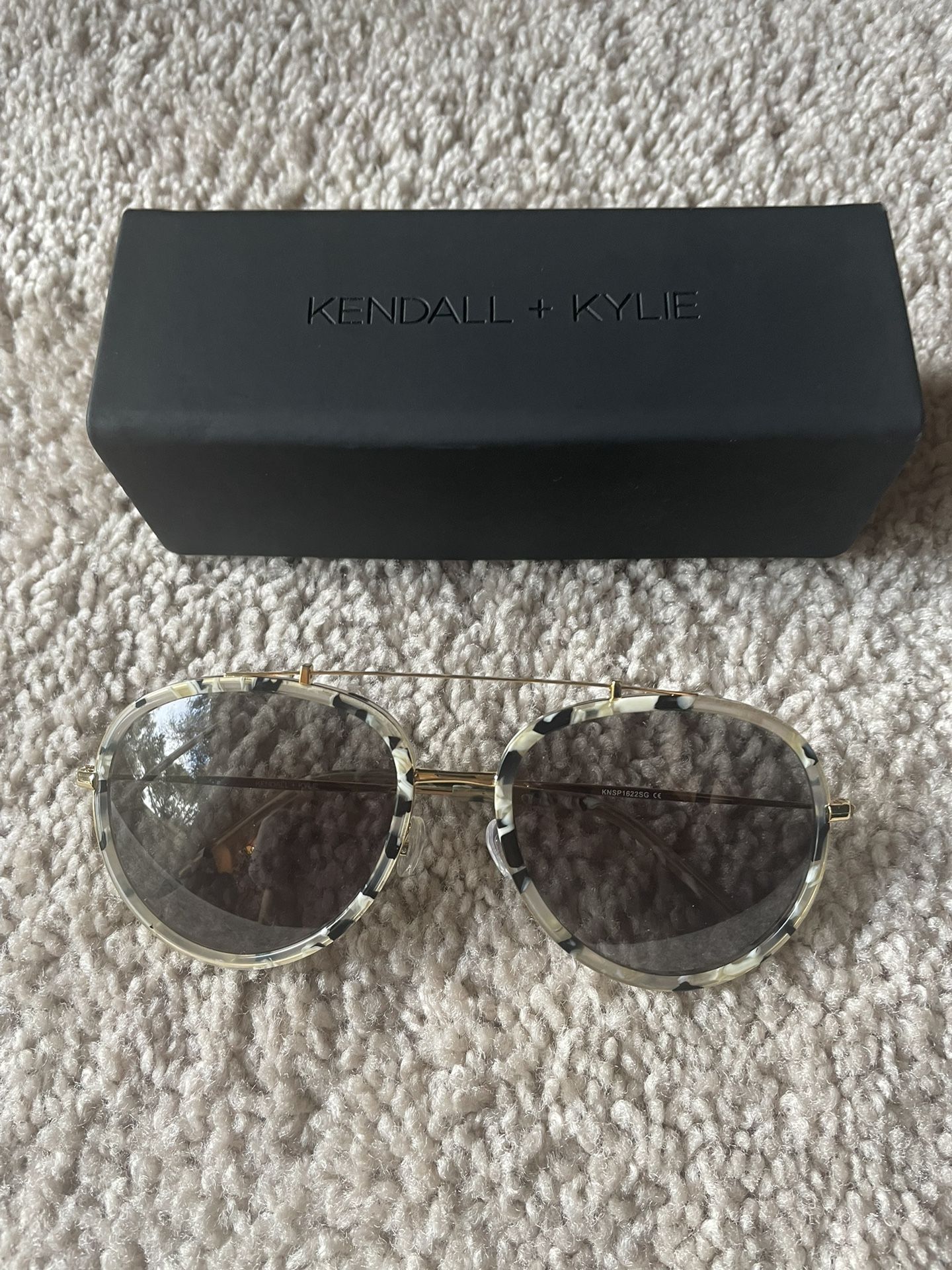 NEW Kendall & Kylie Sunglasses 