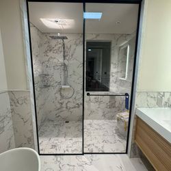 ULTRA CLEAR SHOWER DOOR