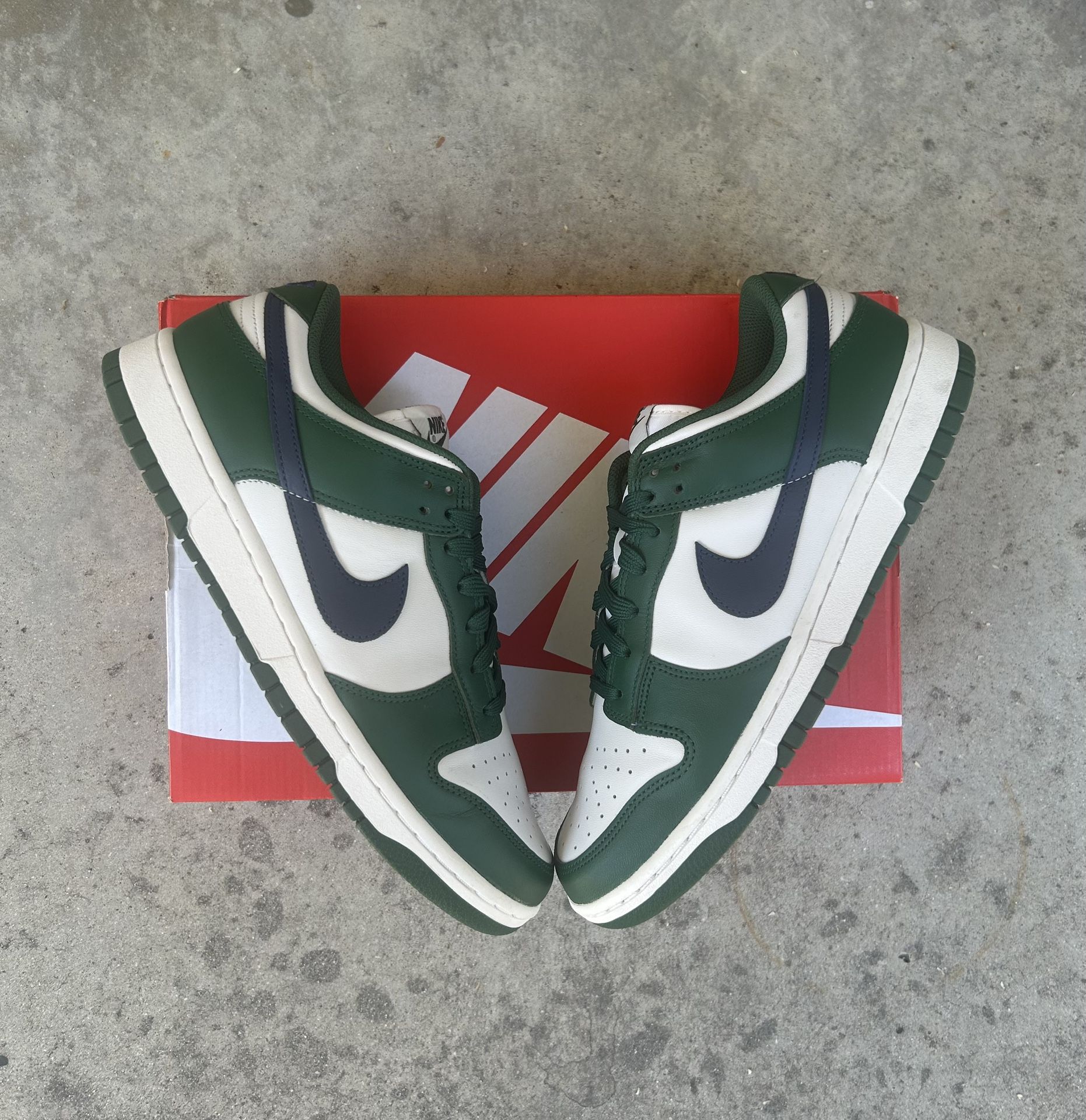 Nike Dunk “Gorge Green Midnight Navy”