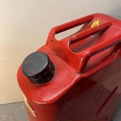 Metal Blitz Gas Can 5 Gallon 