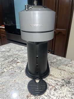 Vertuo Next Coffee Machine (Perfect Condition)