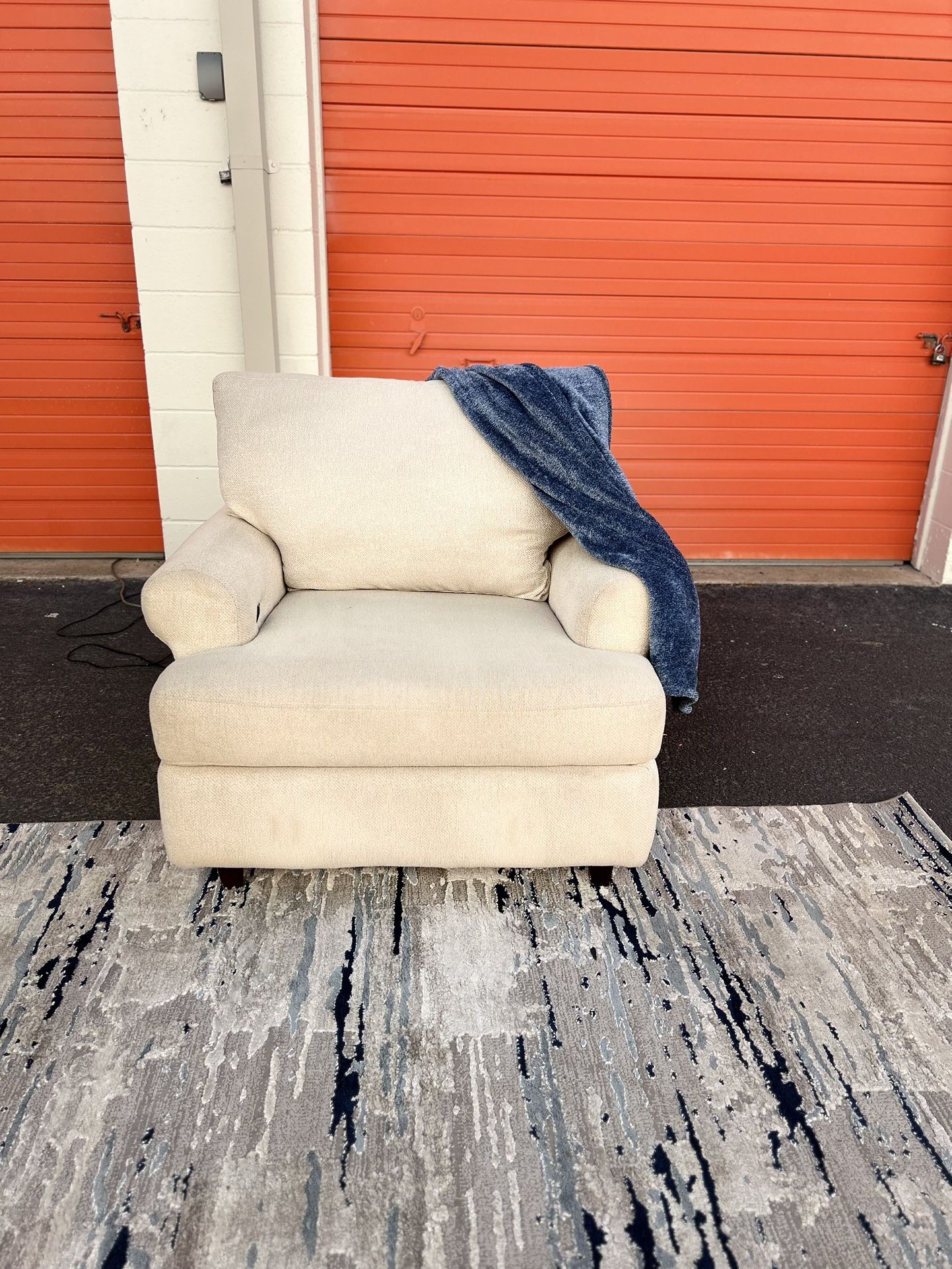 Beige Electric Recliner with USB Charger Port 