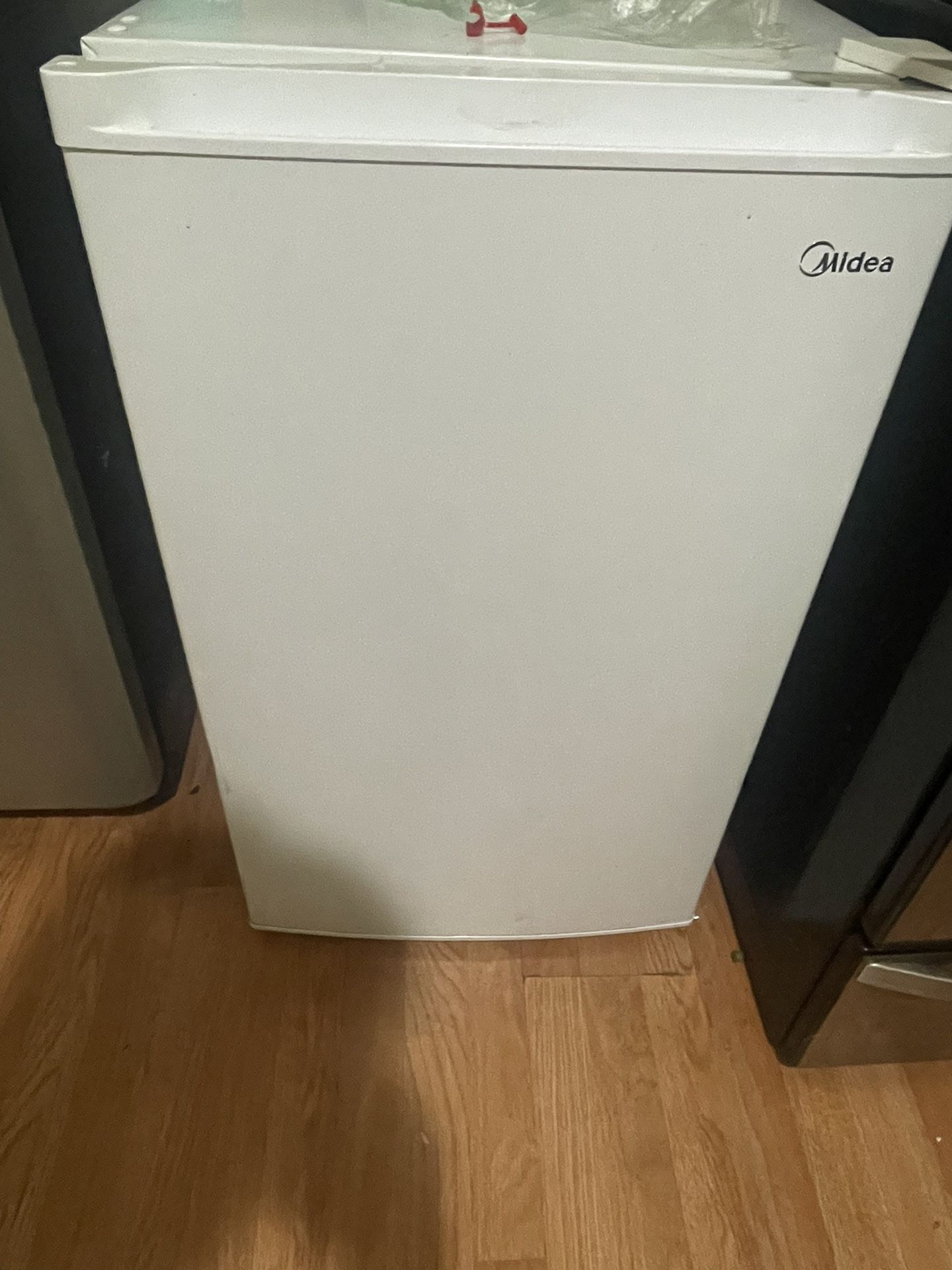 Midea Mini Freezer