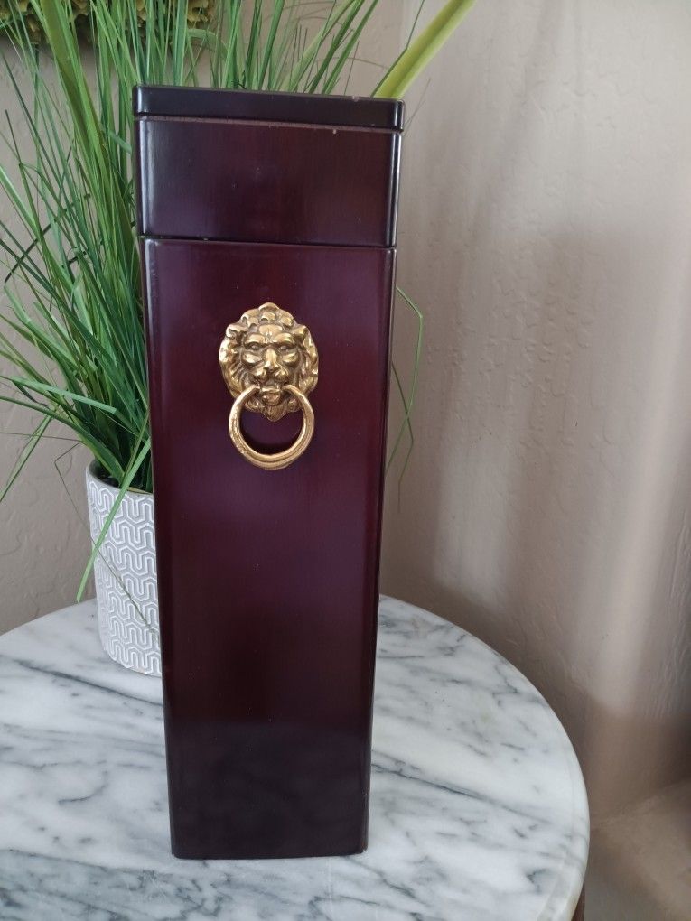 $20 Vintage Bombay Company Brass/Wood Tall Matchbox Holder
Great Fireplace Decor.