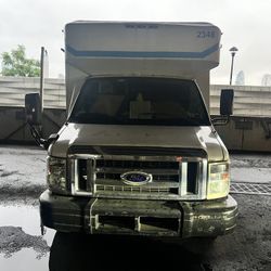2011 Ford E-350
