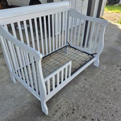Delta Canton 4-in-1 Crib