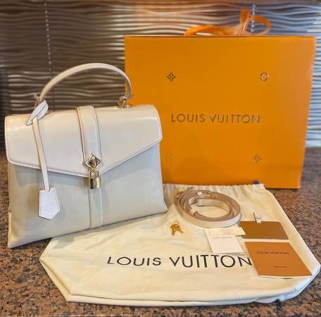 LV ROSE DES VENTS MM HANDBAG