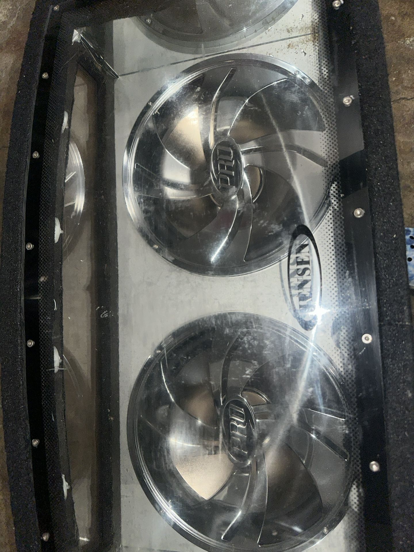 Two 12 In Jensen Pro Subwoofers In box /w Glass 100$
